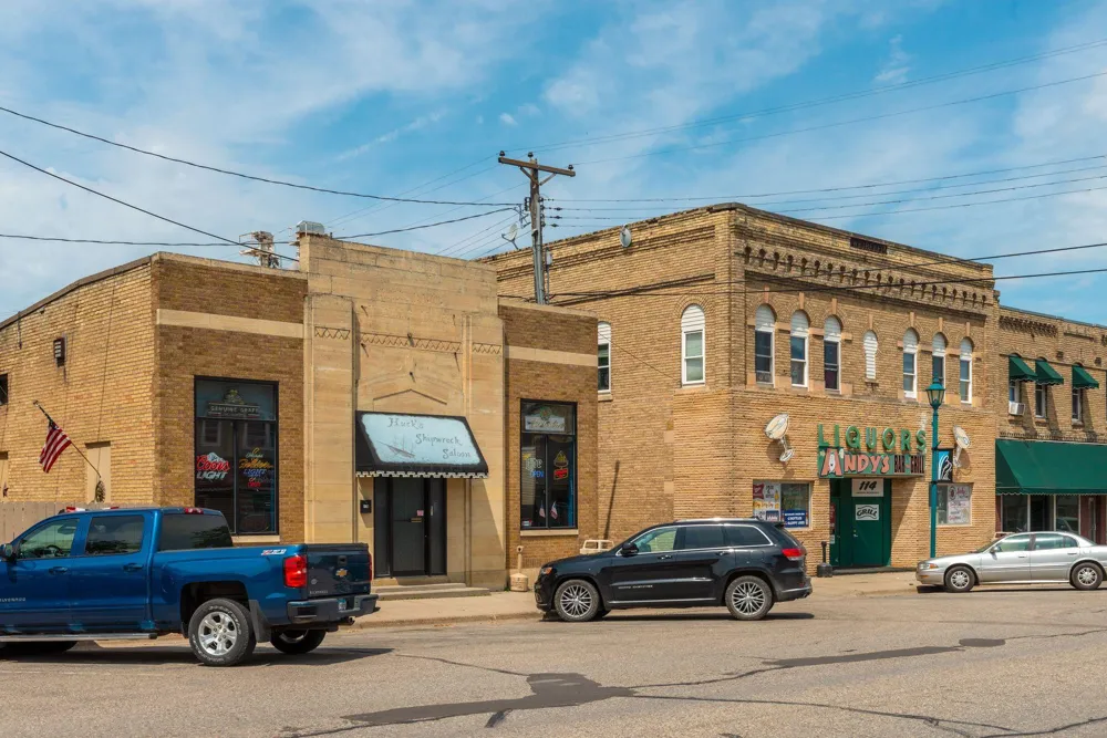 1304 Linwood Road Belle Plaine, MN 56011