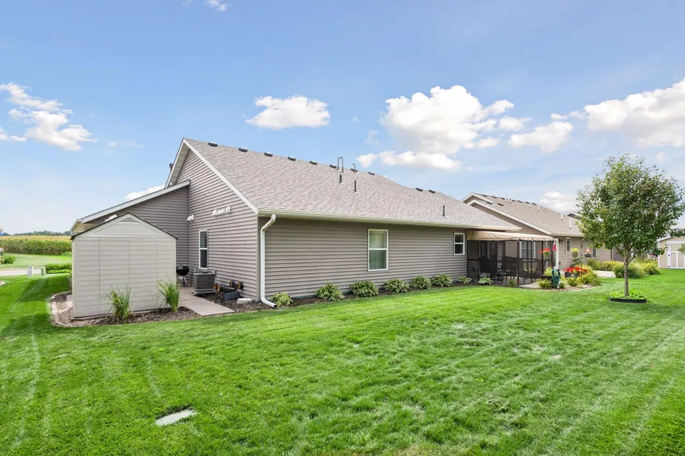 1304 Linwood Road Belle Plaine, MN 56011