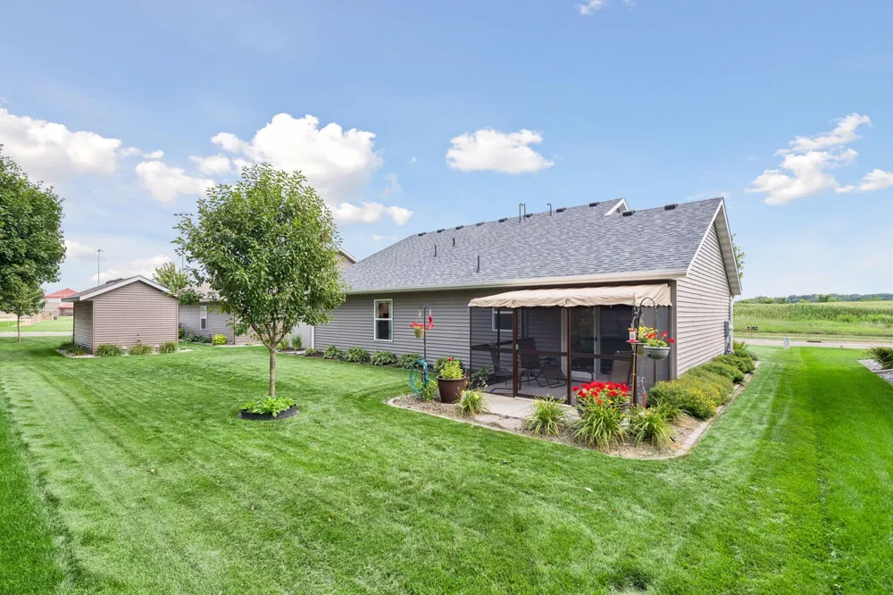1304 Linwood Road Belle Plaine, MN 56011