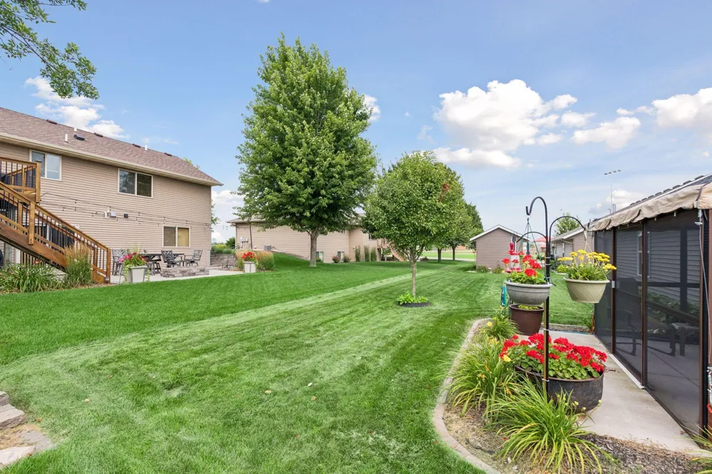 1304 Linwood Road Belle Plaine, MN 56011