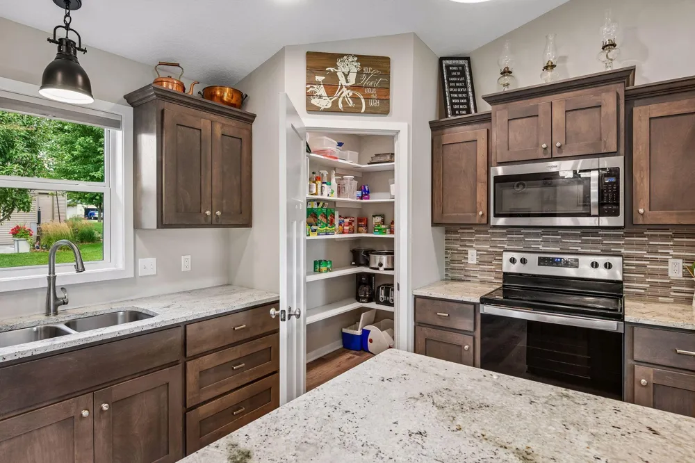 1304 Linwood Road Belle Plaine, MN 56011