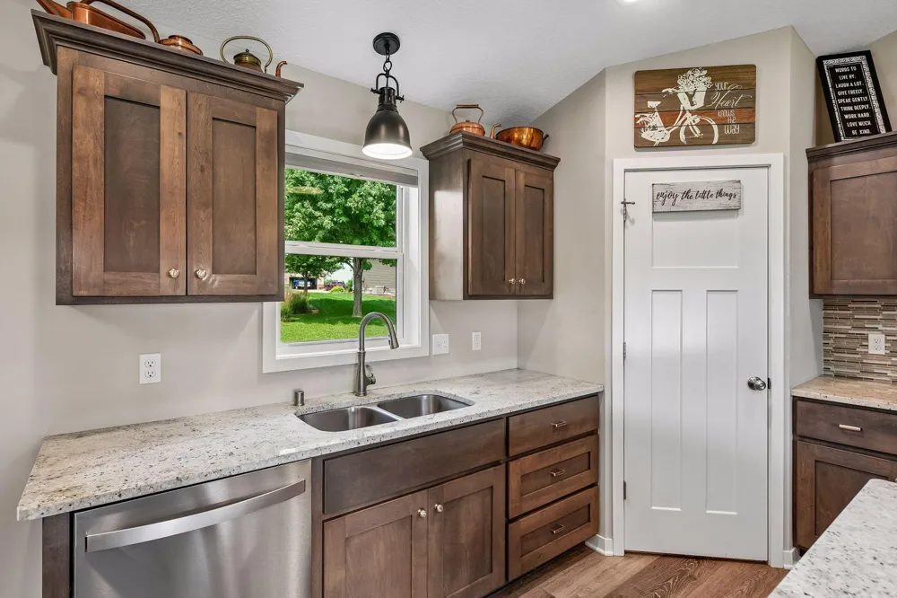 1304 Linwood Road Belle Plaine, MN 56011