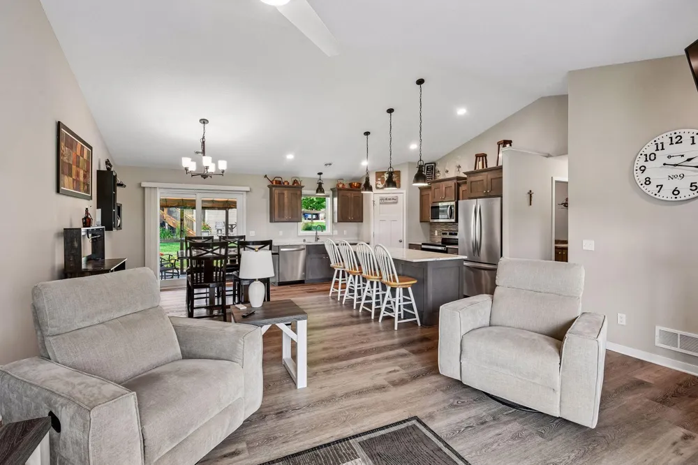 1304 Linwood Road Belle Plaine, MN 56011