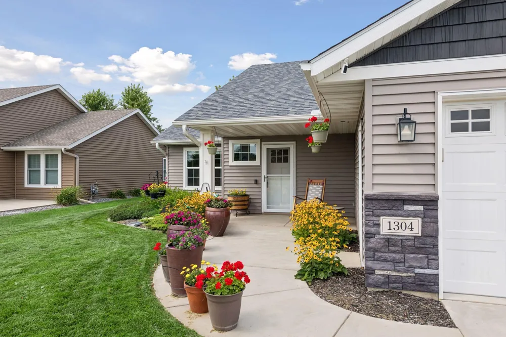 1304 Linwood Road Belle Plaine, MN 56011