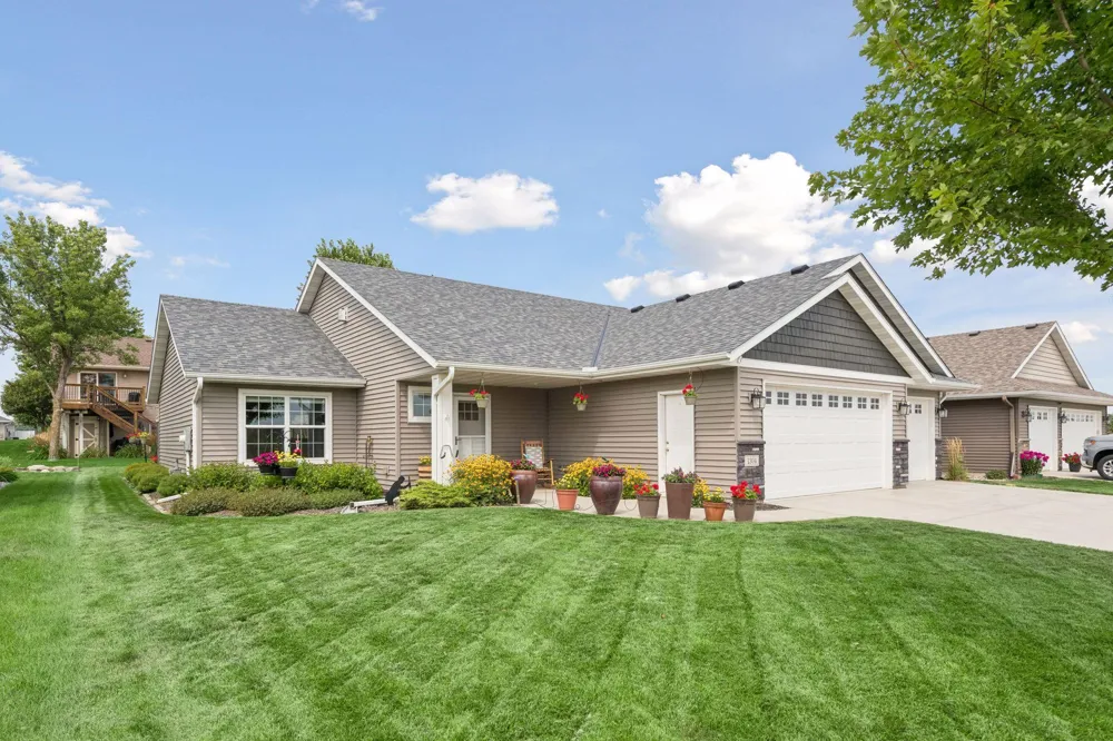 1304 Linwood Road Belle Plaine, MN 56011
