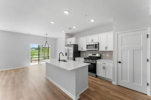 679 Tulare Terrace