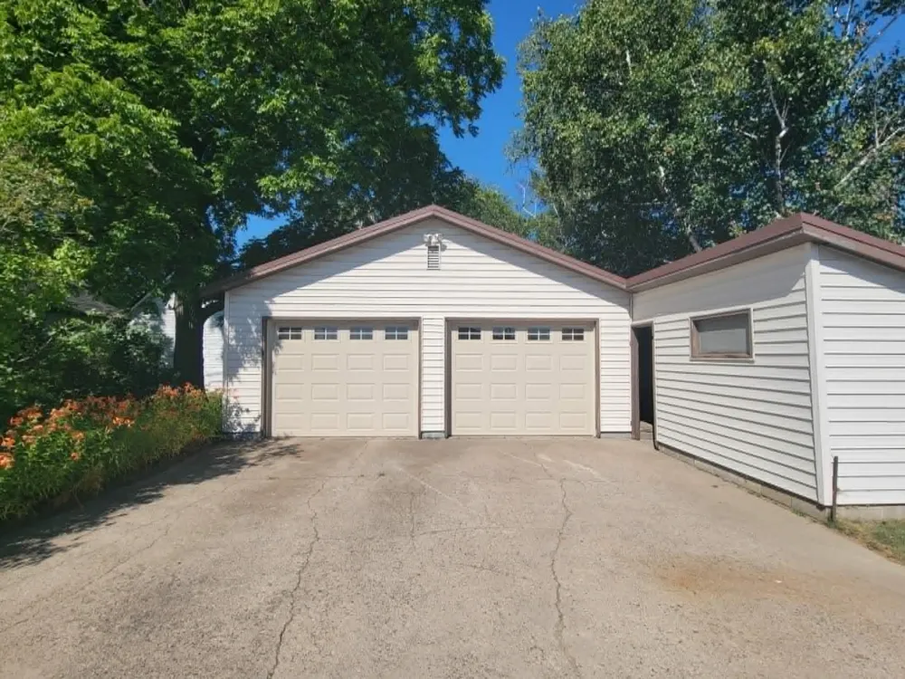 460 4th Avenue S Isle, MN 56342
