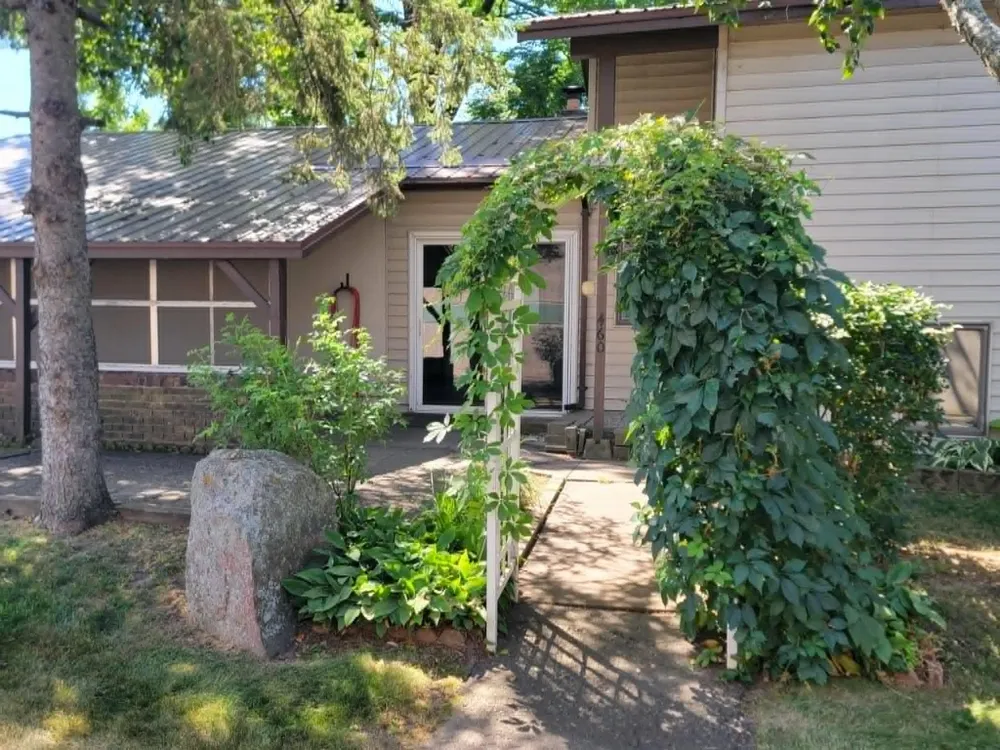 460 4th Avenue S Isle, MN 56342