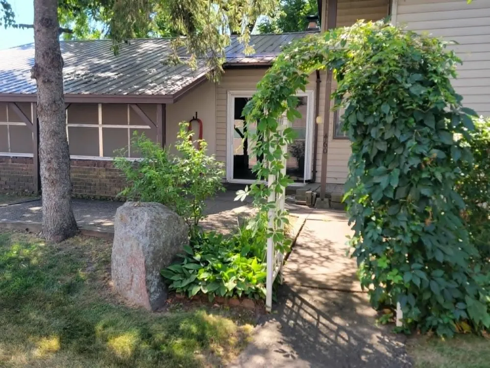 460 4th Avenue S Isle, MN 56342