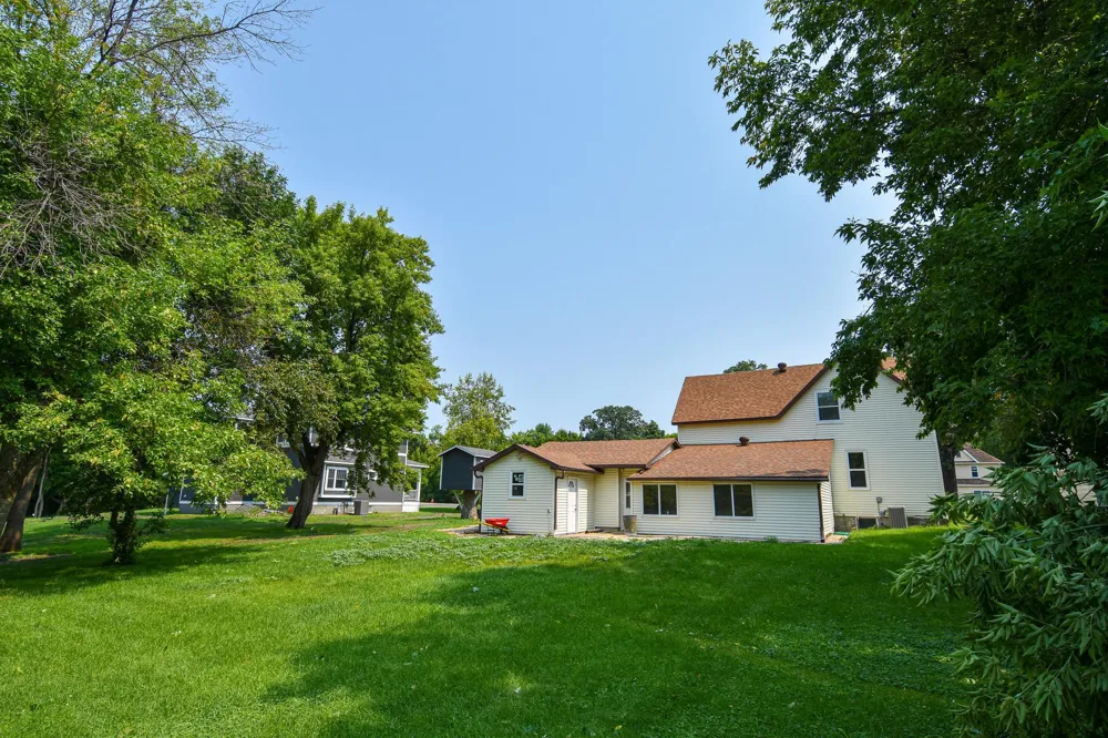 661 Central Street Warren, MN 56762