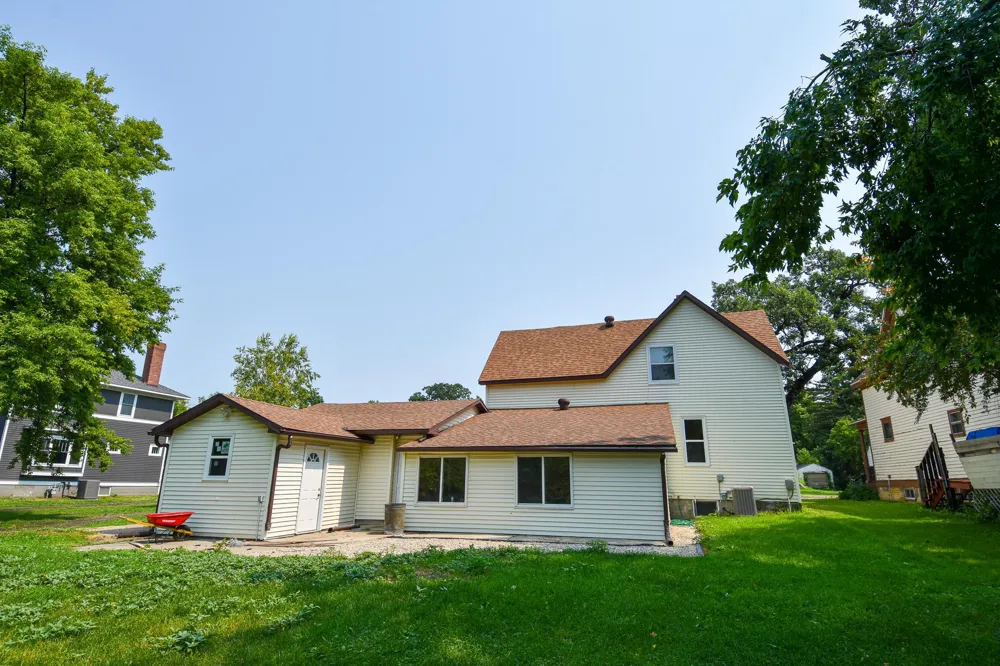661 Central Street Warren, MN 56762