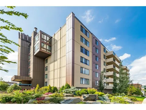2800 W 44th Street #209