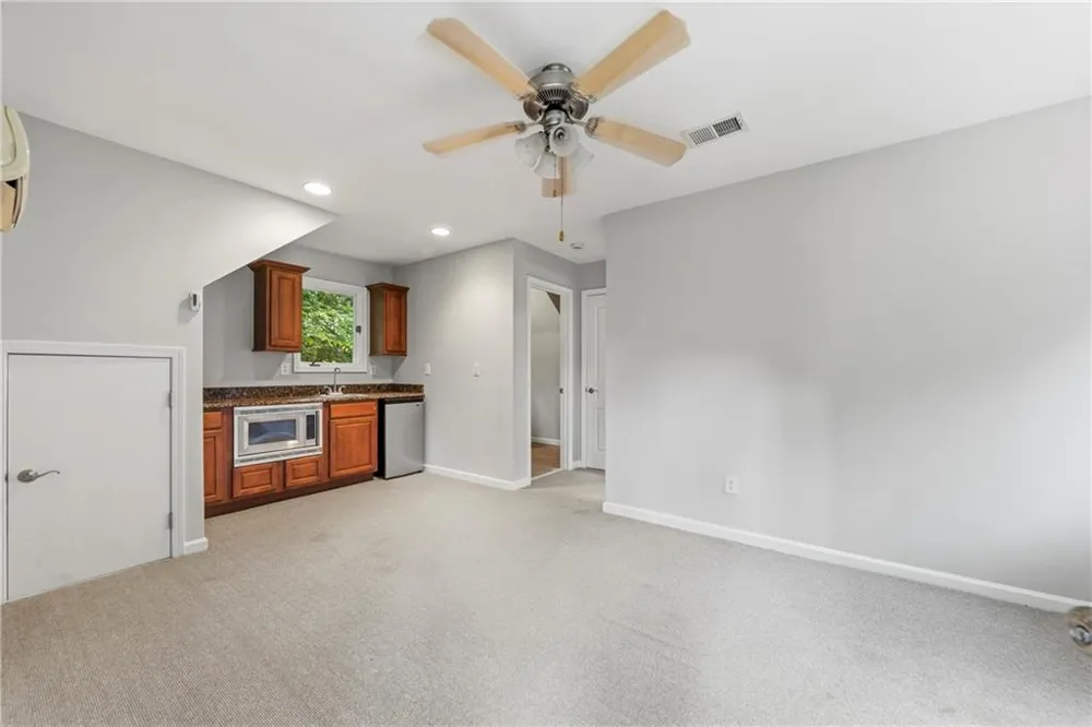 160 Parkside Lane Eatonton, GA 31024