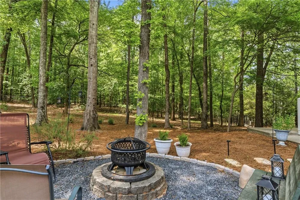 160 Parkside Lane Eatonton, GA 31024