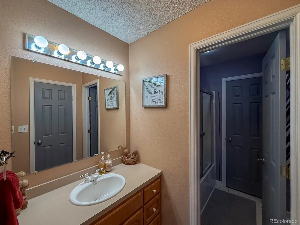 386 Eldridge Street Burlington, CO 80807