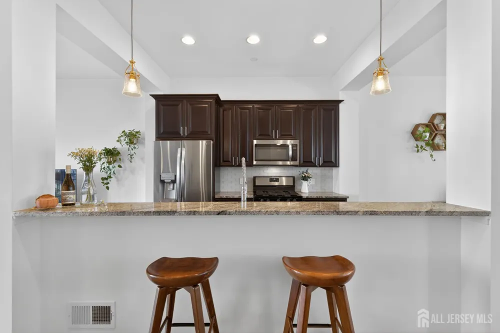 197 Roosevelt Drive Wood-Ridge, NJ 07075