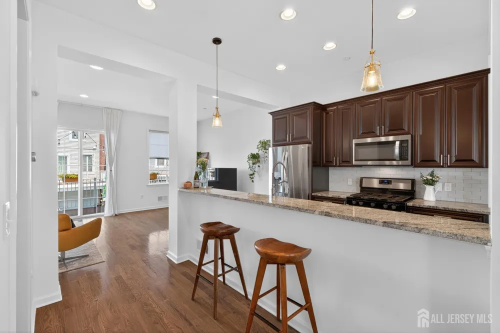 197 Roosevelt Drive Wood-Ridge, NJ 07075