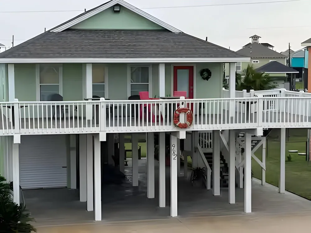 982 Nassau Port Bolivar, TX 77650