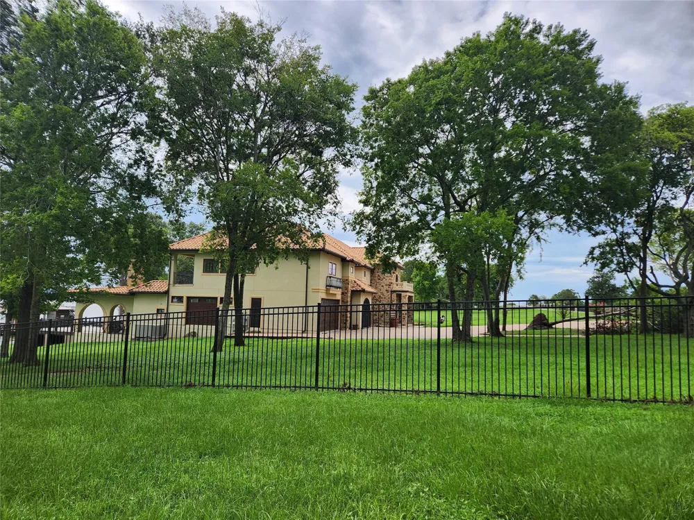 2035 Fm 3186 Onalaska, TX 77360