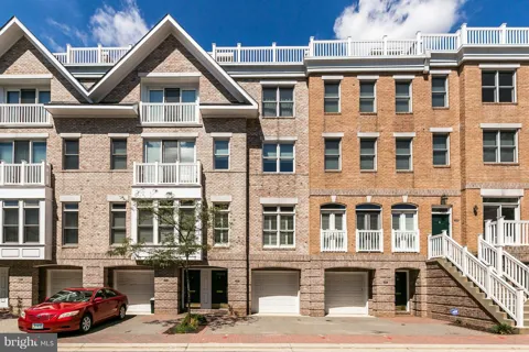 1236 HARBOR ISLAND WALK
