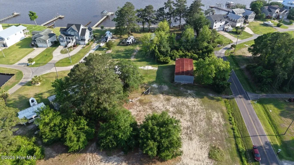 Sr Sr 1322 Street Washington, NC 27889
