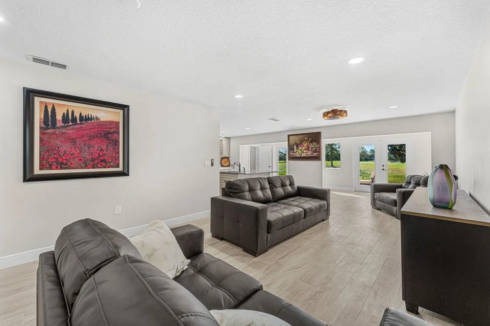 236 Country Club Drive Melbourne, FL 32940