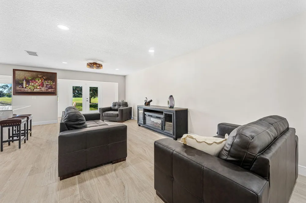 236 Country Club Drive Melbourne, FL 32940