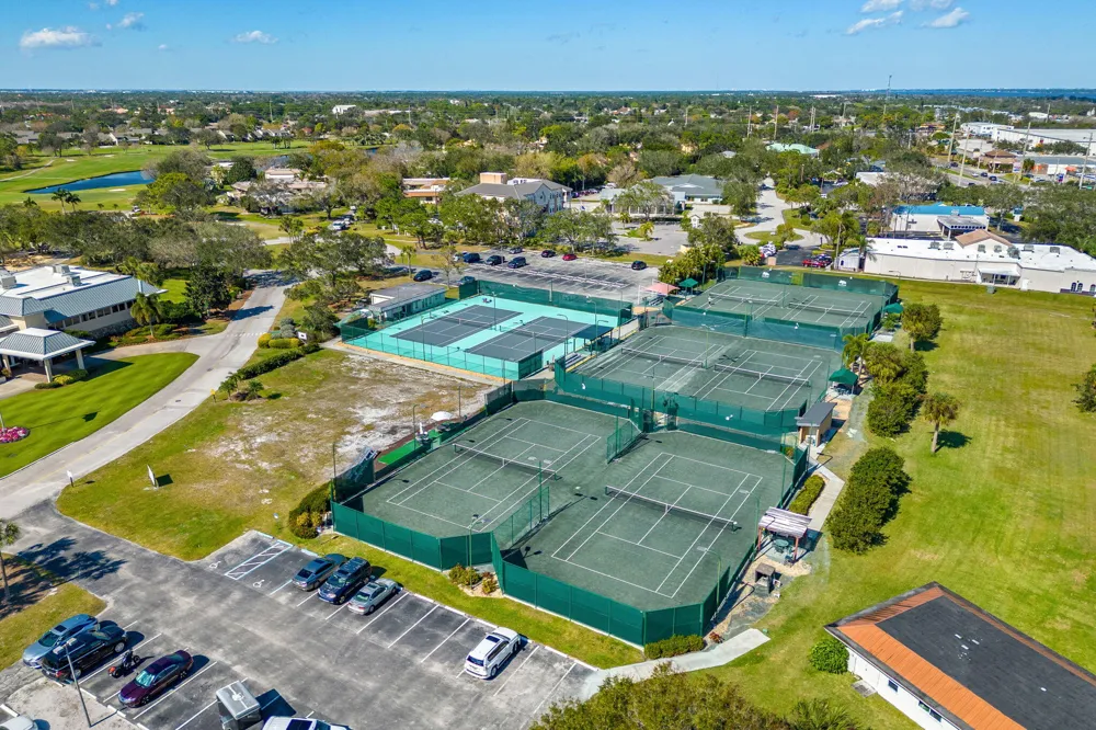 236 Country Club Drive Melbourne, FL 32940