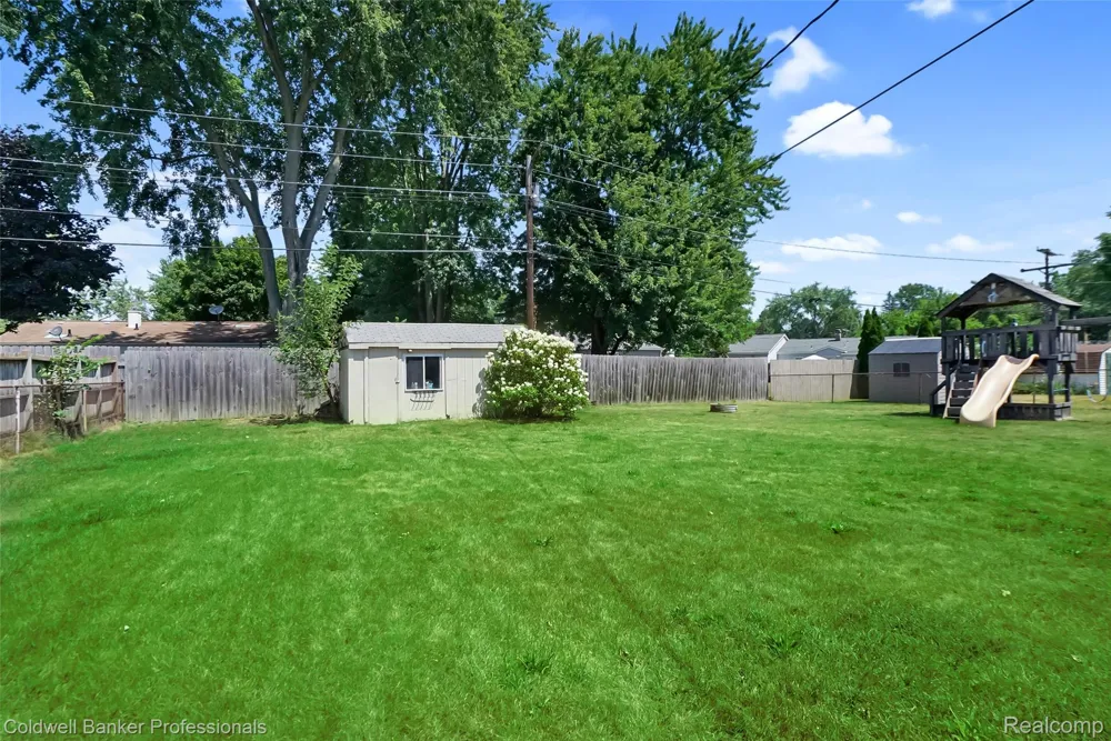 2436 Toby Road Orion Charter Township, MI 48359
