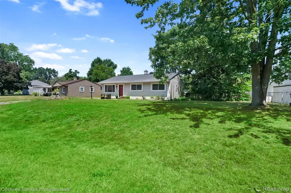 2436 Toby Road Orion Charter Township, MI 48359