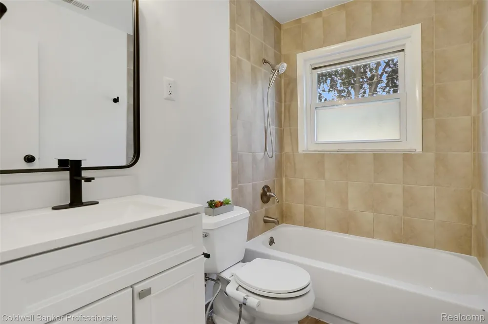 2436 Toby Road Orion Charter Township, MI 48359