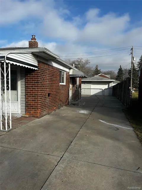 21726 Eastwood Court