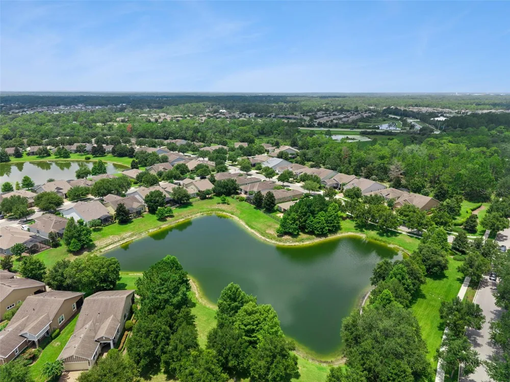 1121 GARDENSHIRE LANE Deland, FL 32724