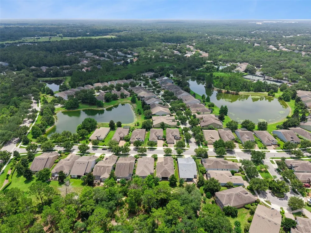 1121 GARDENSHIRE LANE Deland, FL 32724