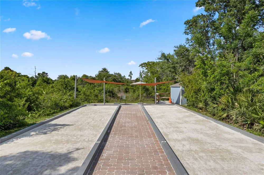 1121 GARDENSHIRE LANE Deland, FL 32724