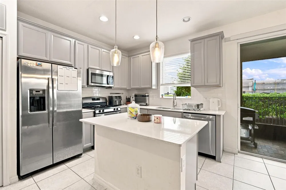 6252 CAMINO DRIVE Apollo Beach, FL 33572
