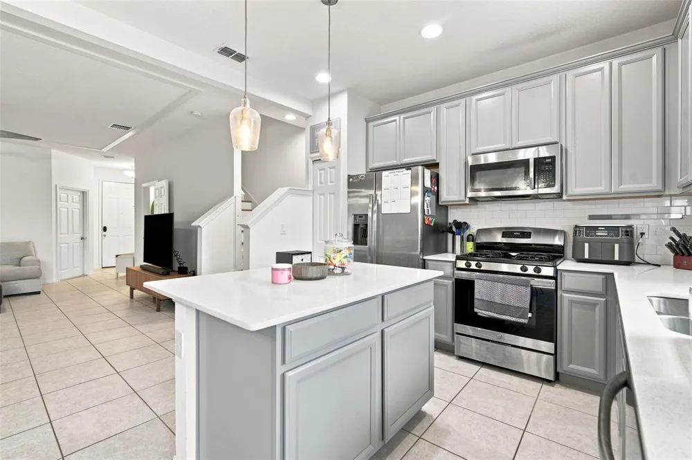 6252 CAMINO DRIVE Apollo Beach, FL 33572