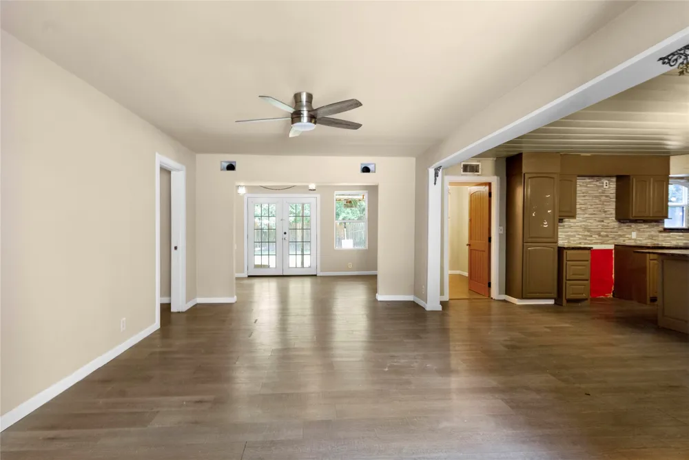 708 E COMMERCE Mexia, TX 76667