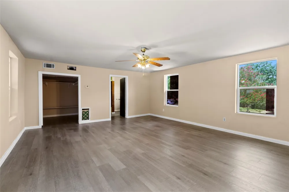 708 E COMMERCE Mexia, TX 76667