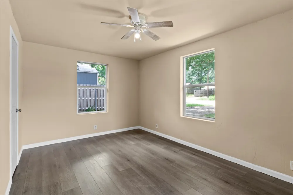 708 E COMMERCE Mexia, TX 76667