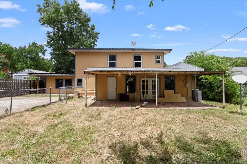 708 E COMMERCE Mexia, TX 76667
