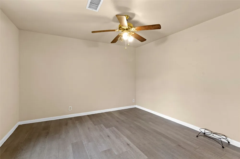 708 E COMMERCE Mexia, TX 76667