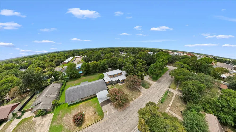 708 E COMMERCE Mexia, TX 76667