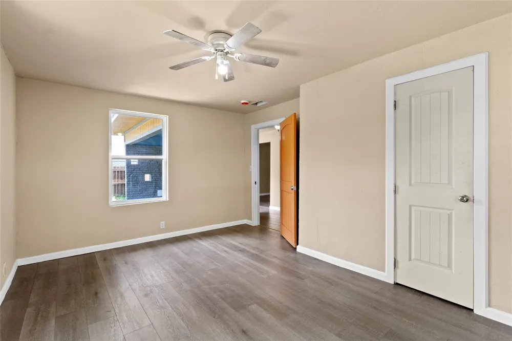 708 E COMMERCE Mexia, TX 76667
