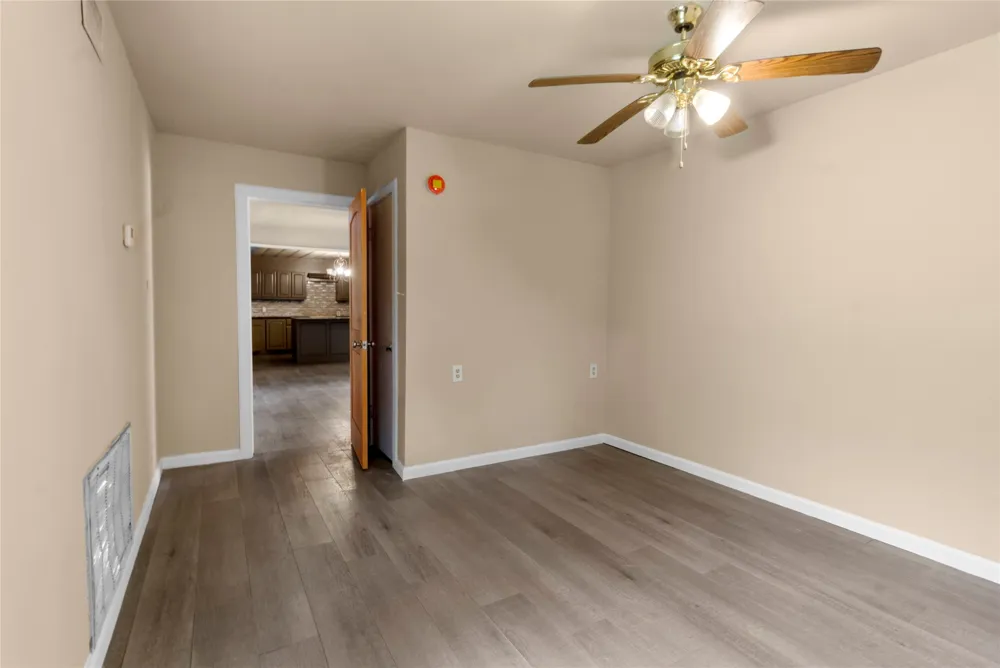 708 E COMMERCE Mexia, TX 76667