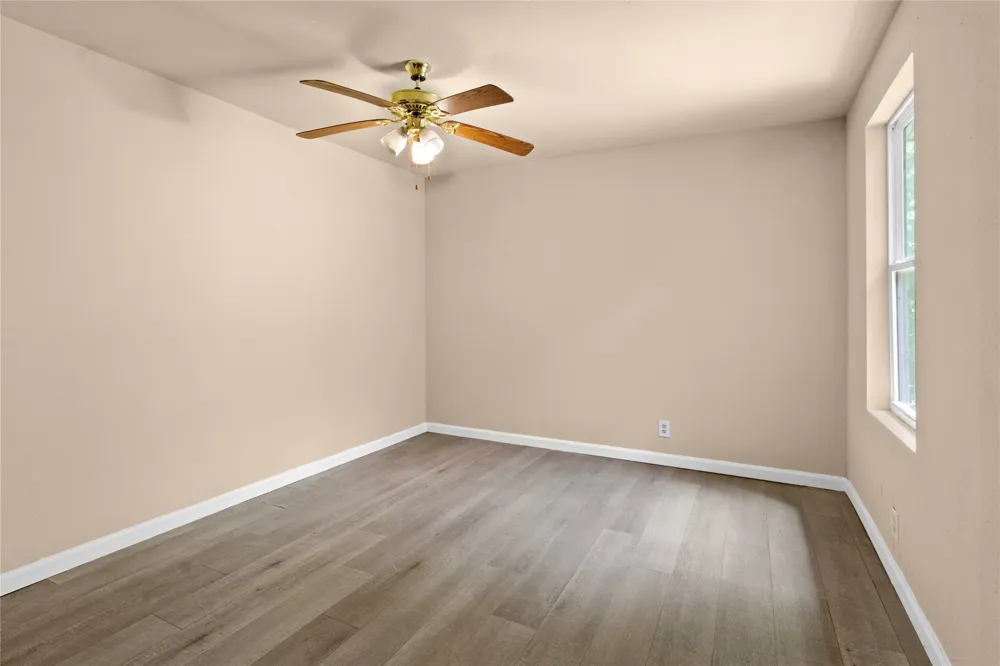 708 E COMMERCE Mexia, TX 76667