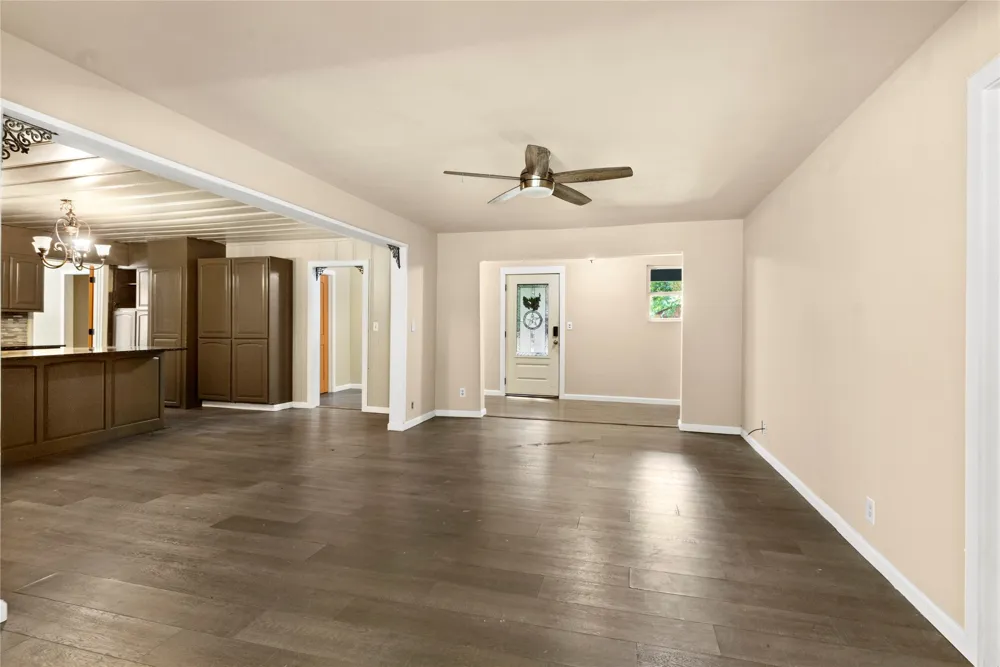 708 E COMMERCE Mexia, TX 76667