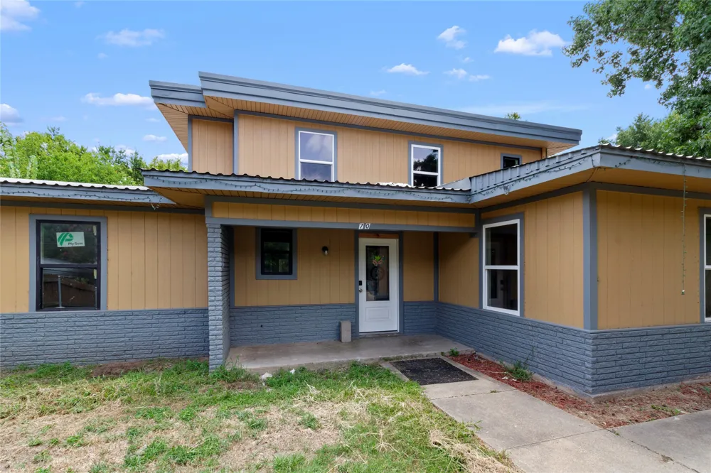 708 E COMMERCE Mexia, TX 76667