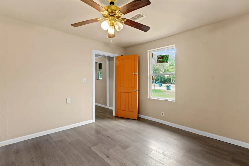 708 E COMMERCE Mexia, TX 76667