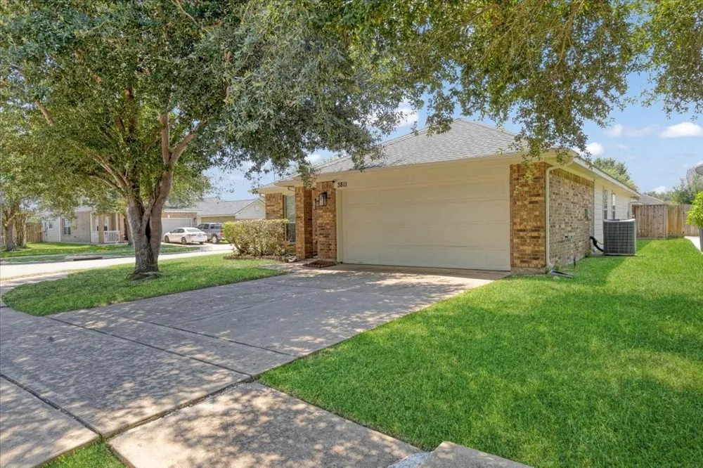 3811 Juniper Meadows Lane Houston, TX 77053